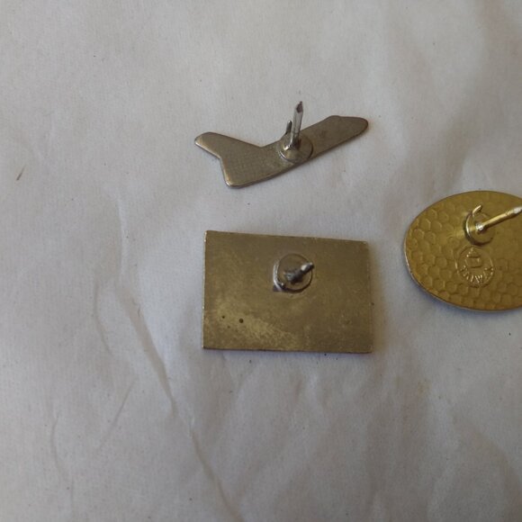 Vintage NASA Space Shuttle Pins Lot of 3 Tie Tacks Hat Lapel Johnson Center - Picture 6 of 13